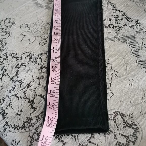 HUE Black Corduroy Skinny Leg Pants Size Small - Picture 6 of 7